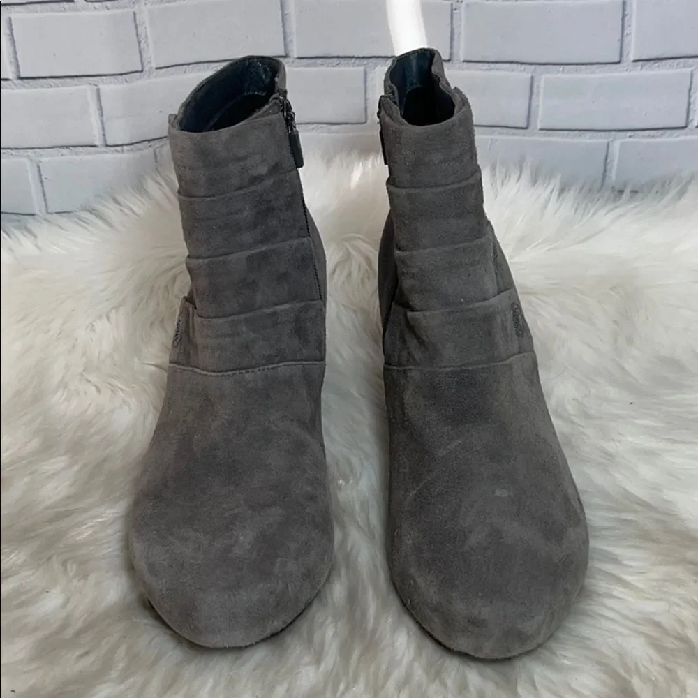 Dansko Baker Grey Suede‎ Booties Sz 40/9.5-10
